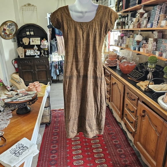 Brown embroidered and appliqued tunic top with slit sides for easy walking - Picture 2 of 5